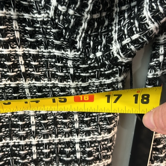 NWT Nicole Miller Sweater Dress Size Medium. Classic black/white - Picture 8 of 9